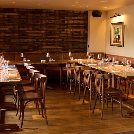 Hotel The Harcourt Arms Stanton Harcourt Exterior foto Interior of the restaurant